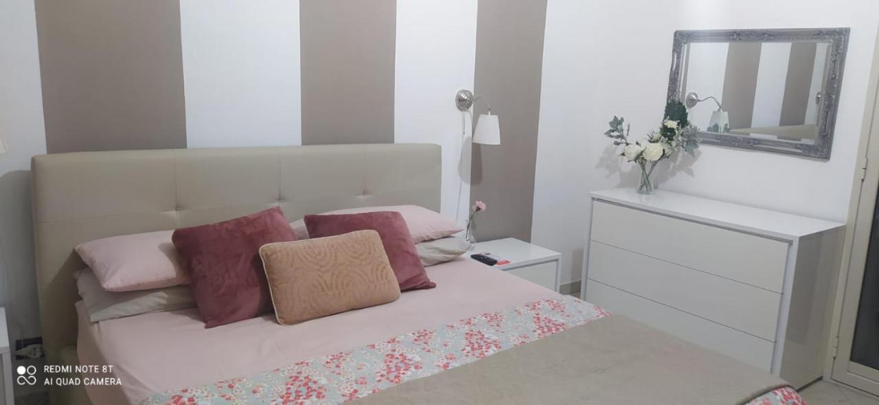 Peppe'S Holiday House Catania Bagian luar foto