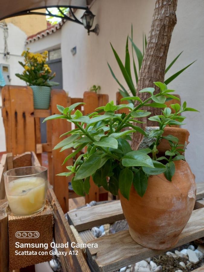 Peppe'S Holiday House Catania Bagian luar foto